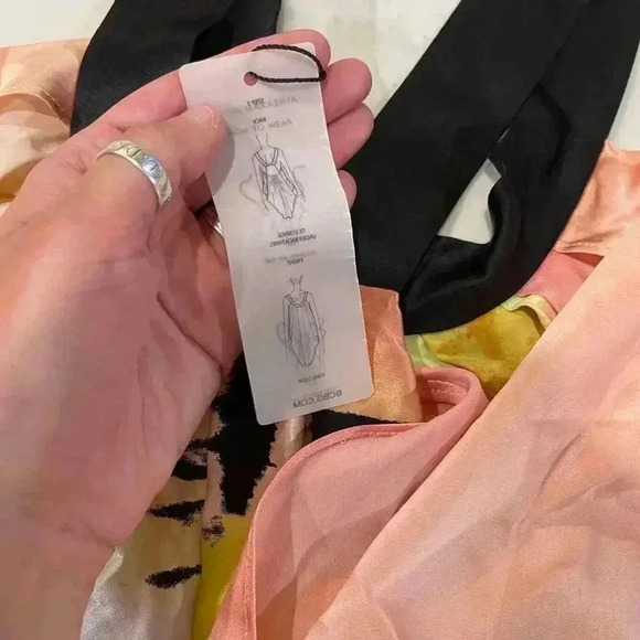 BCBGMaxazria NWT 100% Silk Shift Dress Abstract Print TieWaist Womens Small Mini - Picture 7 of 7